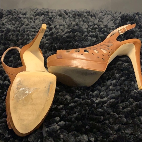 Heels - Picture 3 of 3